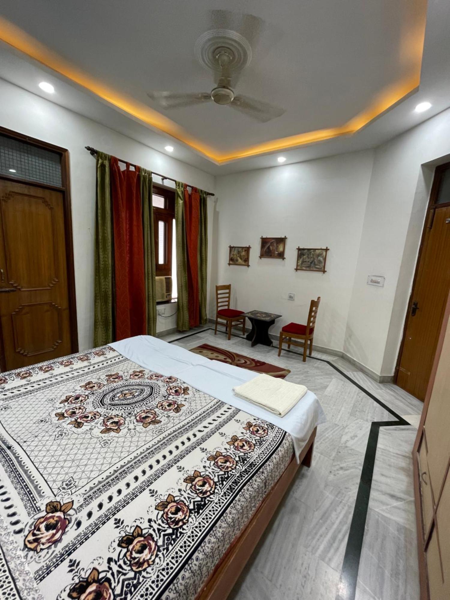N Homestay Agra Tajganj Екстер'єр фото