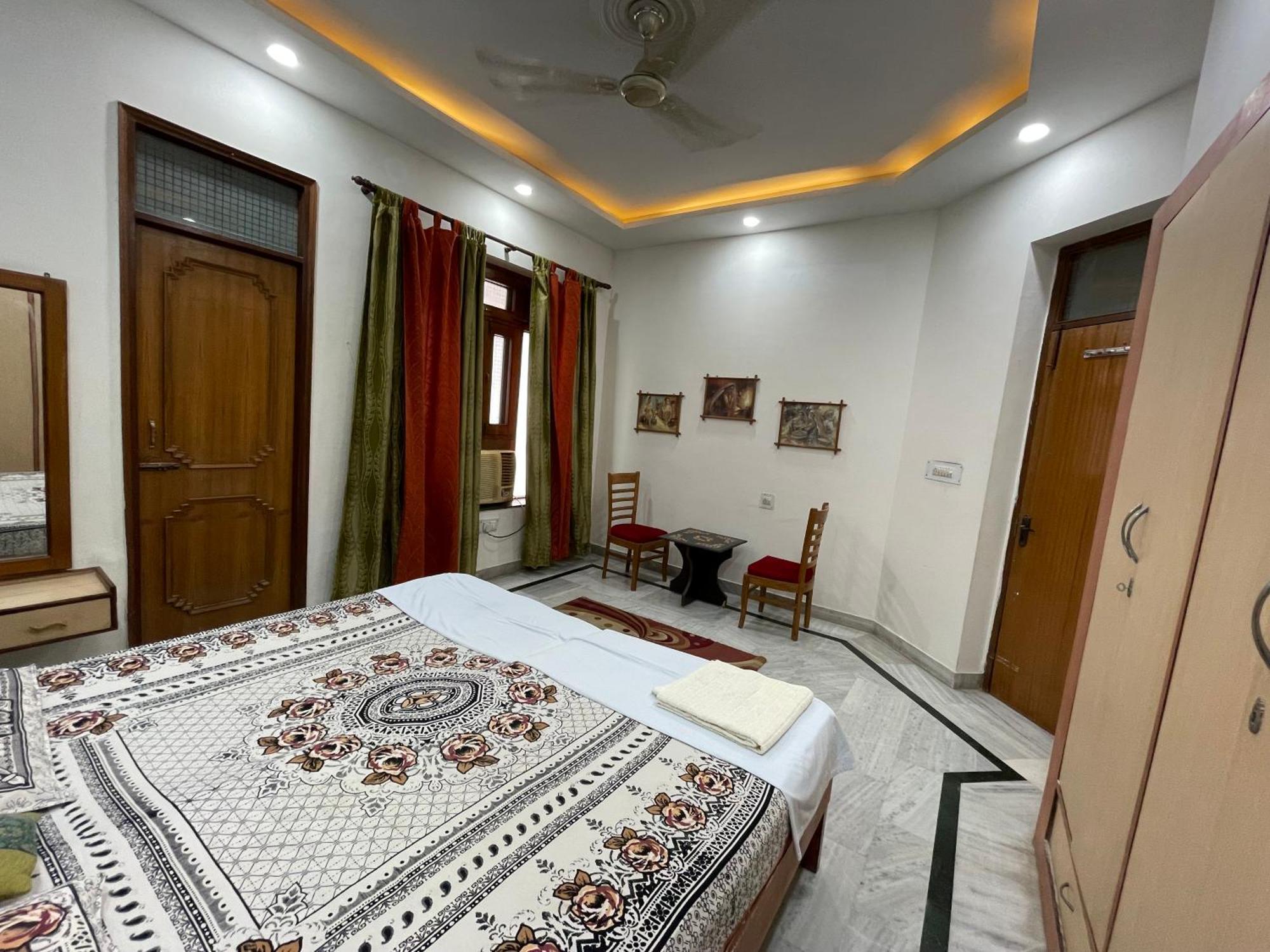 N Homestay Agra Tajganj Екстер'єр фото