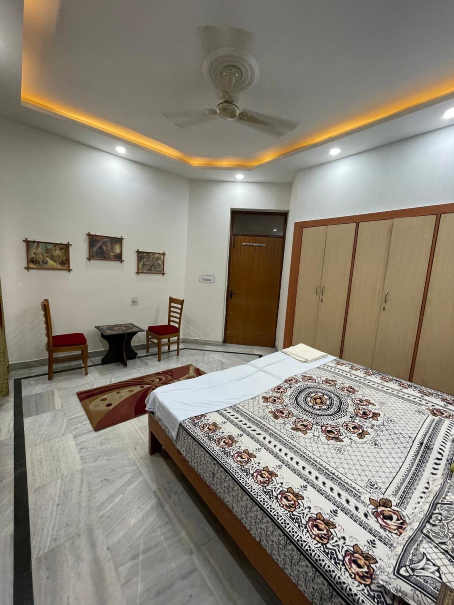 N Homestay Agra Tajganj Екстер'єр фото