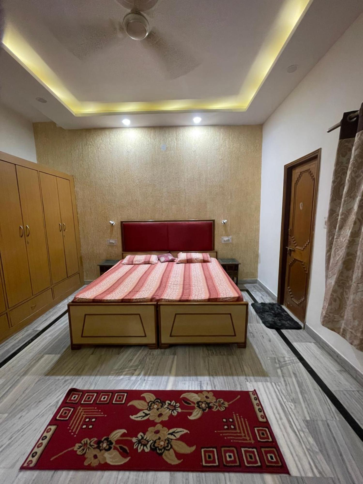 N Homestay Agra Tajganj Екстер'єр фото