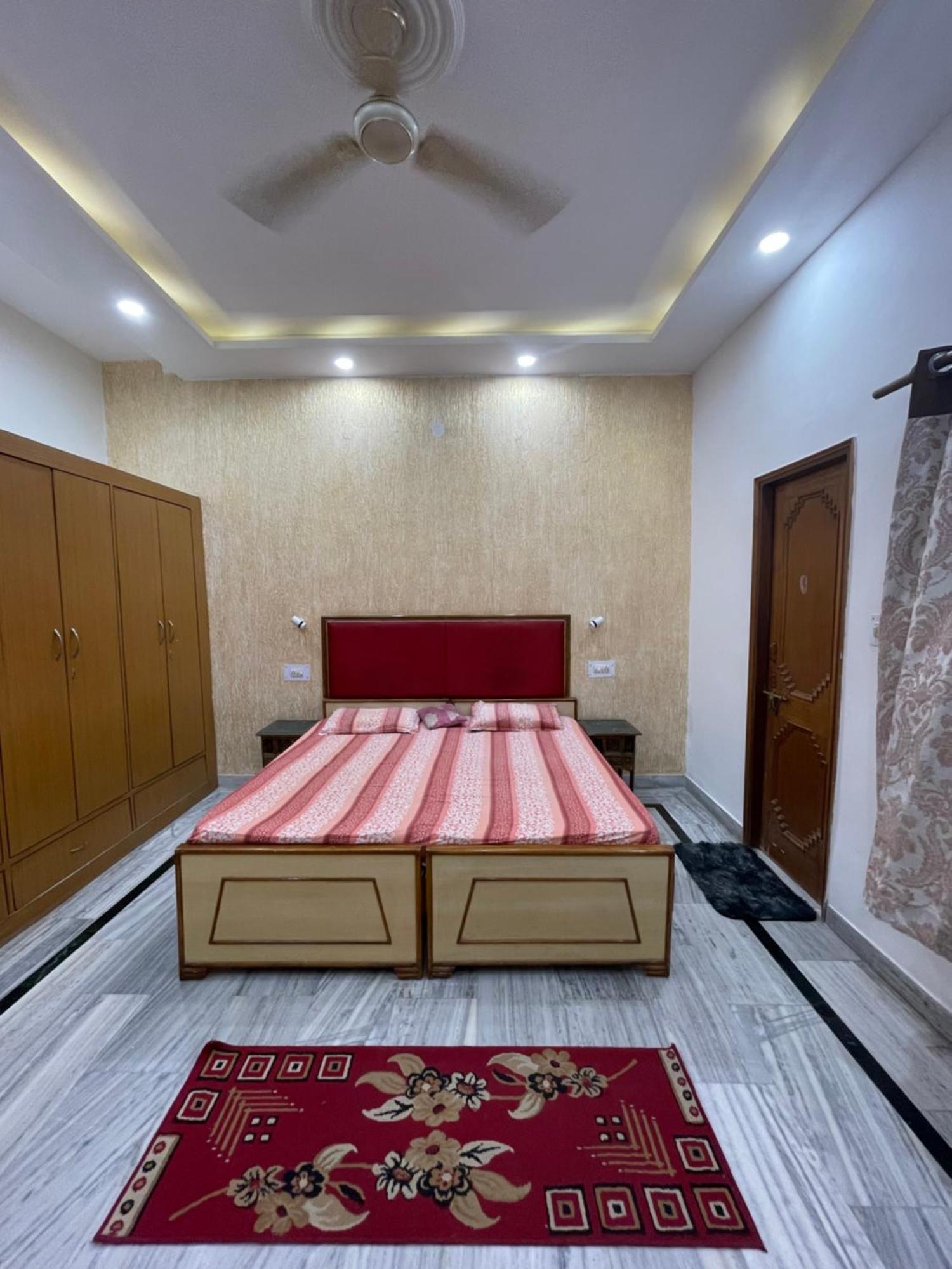 N Homestay Agra Tajganj Екстер'єр фото
