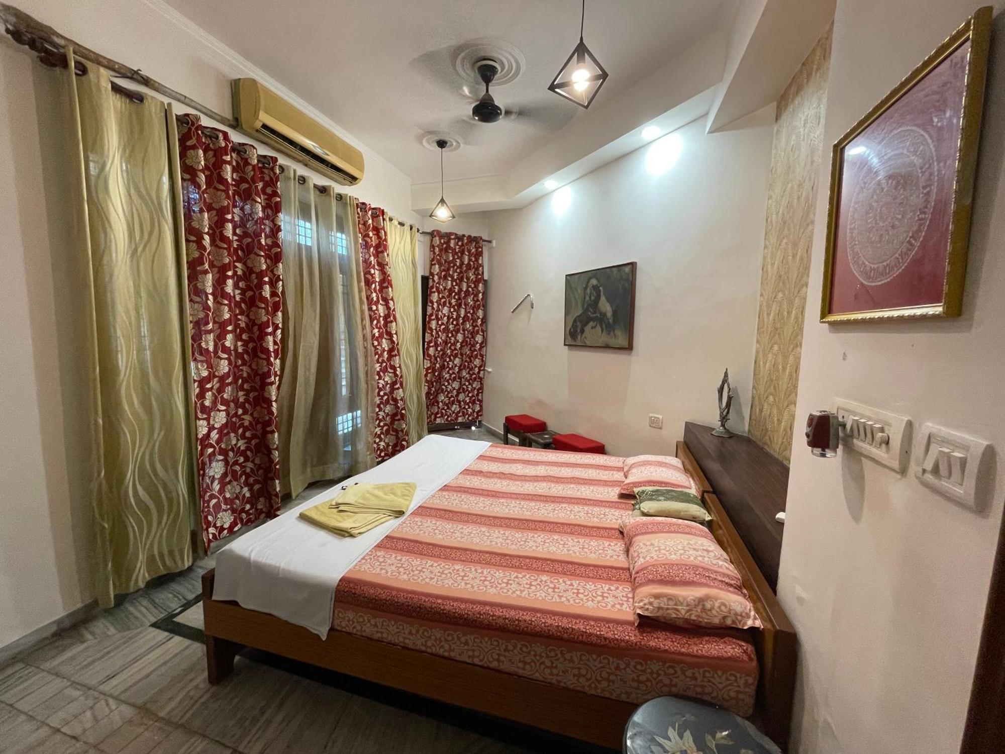 N Homestay Agra Tajganj Екстер'єр фото